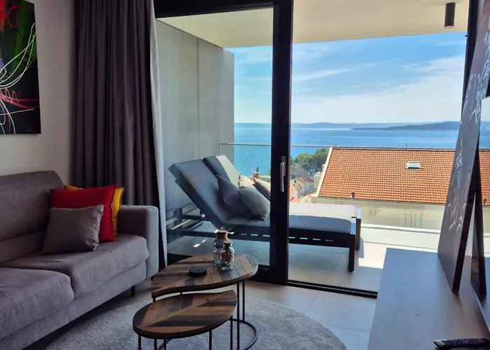 San - Garage Included